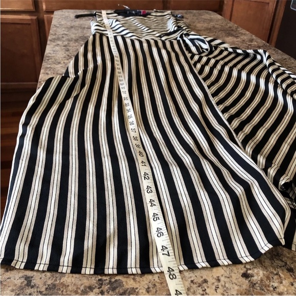 Vince Camuto Faux Wrap Dress Satin Striped Sleeveless Midi Flowy - Picture 4 of 15